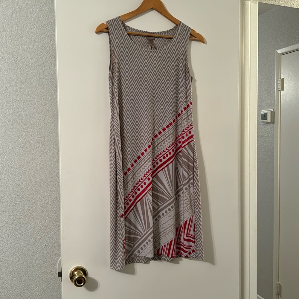 Chicos size 0 knee length dress, tan & red